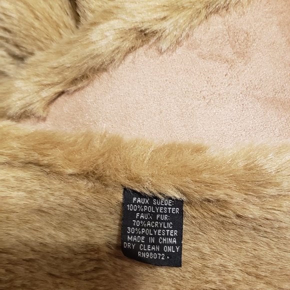 Scarf or wrap, Faux Fur 100% Polyester, Tan, picture distorts color - Picture 5 of 11